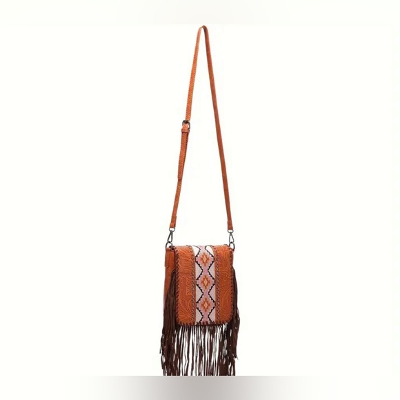 Western boho fringe tapestry crossbody - Picture 6 of 6